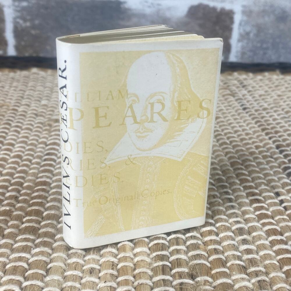 VTG 60s Mini Midget Classic Shakespeare Book "Julius Caesar" Burgess & Bowes